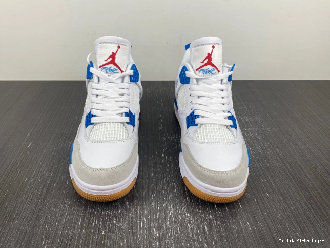 SB 4 Retro Jordan DR5415-104 0629